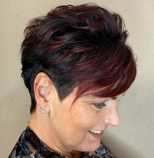 Undercut Pixie com Franja Undercut Pixie com Franja